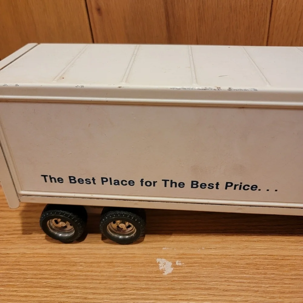 Vintage toy 14” Roses Department Store Trailer Made by Ertl